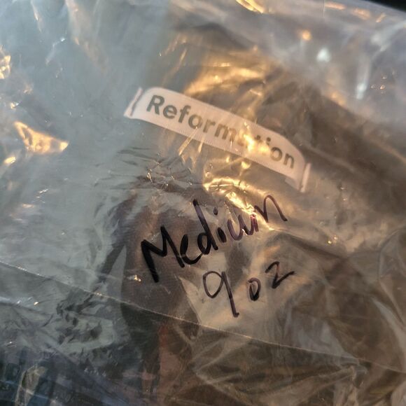 Reformation Gellar Ribbed Knit Top Women's Medium M Black Button Up Bell Sleeve - Picture 8 of 8